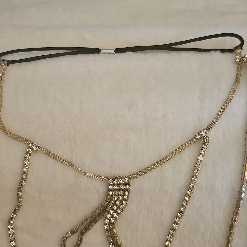 3/$30 Silver Rhinestone Layered Festoon Semi-elastic Body Thigh Festival Chain